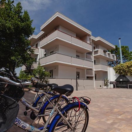 Holiday Club Residence Alba Adriatica Buitenkant foto