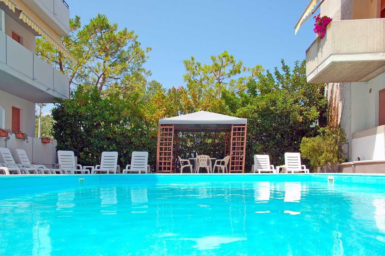 Holiday Club Residence Alba Adriatica Buitenkant foto