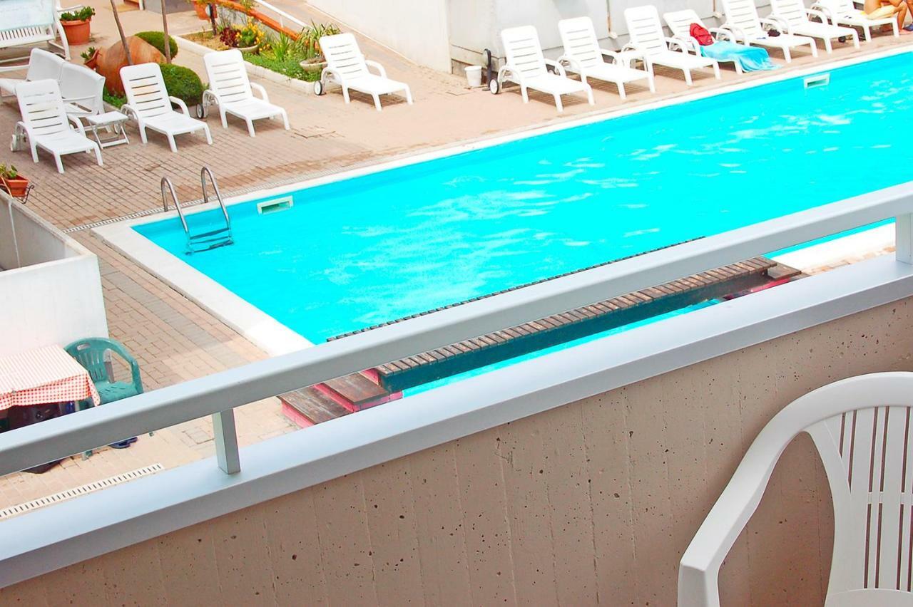 Holiday Club Residence Alba Adriatica Buitenkant foto